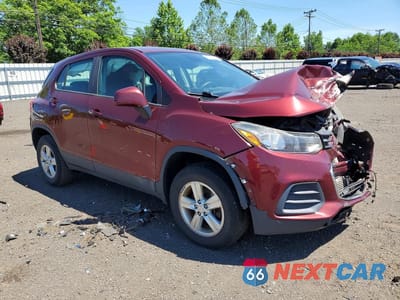 Czwarte zdjęcie samochodu z boku: 2017 CHEVROLET TRAX LS VIN:3GNCJNSB0HL161136 - miniatura