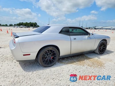 Trzecie zdjęcie samochodu z tyłu: 2010 DODGE CHALLENGER SRT-8 VIN:2B3CJ7DWXAH102762 - miniatura