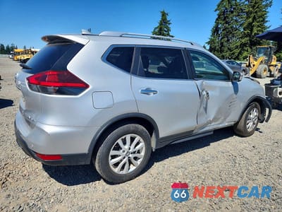 Trzecie zdjęcie samochodu z tyłu: 2020 NISSAN ROGUE SV VIN:JN8AT2MV9LW139076 - miniatura
