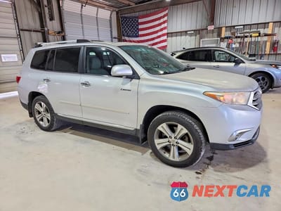 Czwarte zdjęcie samochodu z boku: 2012 TOYOTA HIGHLANDER LIMITED VIN:5TDYK3EH3CS072227 - miniatura