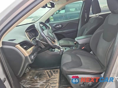 Zdjęcie 7 z 13 samochodu: 2015 JEEP CHEROKEE LATITUDE VIN:1C4PJMCS3FW757271 - miniatura