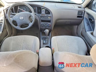 Zdjęcie 8 z 12 samochodu: 2005 HYUNDAI ELANTRA GLS VIN:KMHDN46D25U051029 - miniatura