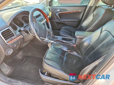 Zdjęcie 7 z 12 samochodu: 2010 LINCOLN MKZ VIN:3LNHL2GC2AR640813 - miniatura