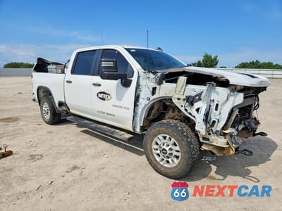 Czwarte zdjęcie samochodu z boku: 2021 CHEVROLET SILVERADO K2500 HEAVY DUTY VIN:1GC1YLE79MF116126 - miniatura