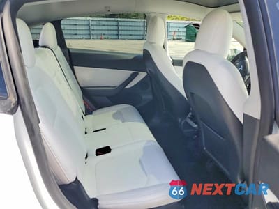 Zdjęcie 10 z 12 samochodu: 2022 TESLA MODEL Y VIN:7SAYGAEE8NF390270 - miniatura