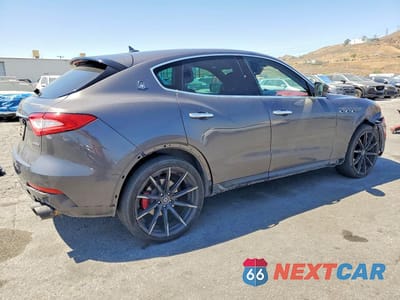 Trzecie zdjęcie samochodu z tyłu: 2018 MASERATI LEVANTE VIN:ZN661XUA0JX270209 - miniatura