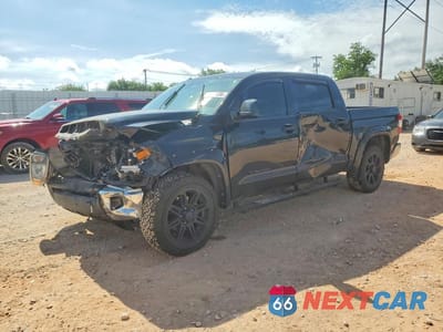 2018 TOYOTA TUNDRA CREWMAX SR5 5TFDW5F19JX724842 - główne zdjęcie licytacji z USA - miniatura