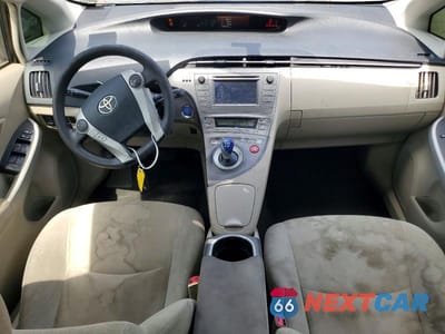 Zdjęcie 8 z 12 samochodu: 2012 TOYOTA PRIUS THREE VIN:JTDKN3DU3C5494158 - miniatura