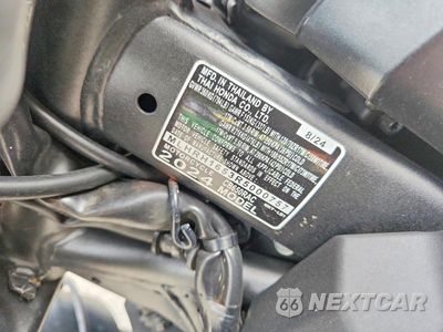 Zdjęcie 8 z 8 samochodu: 2024 HONDA CB650 R VIN:MLHRH1653R5000757 - miniatura