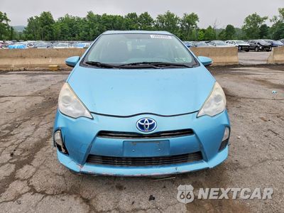 Piąte zdjęcie samochodu w środku: 2012 TOYOTA PRIUS C TWO VIN:JTDKDTB37C1026891 - miniatura