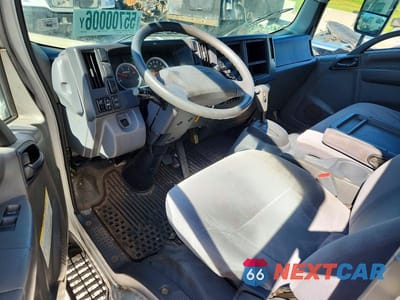 Zdjęcie 8 z 13 samochodu: 2016 ISUZU NQR BOX TRUCK VIN:JALE5W165G7901698 - miniatura