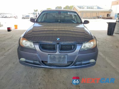 Piąte zdjęcie samochodu w środku: 2006 BMW 325 I VIN:WBAVB135X6PT16645 - miniatura