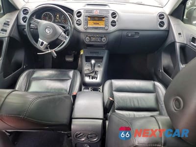 Zdjęcie 8 z 12 samochodu: 2011 VOLKSWAGEN TIGUAN S VIN:WVGBV7AX6BW556274 - miniatura