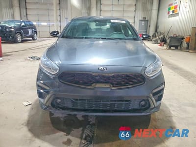 Piąte zdjęcie samochodu w środku: 2021 KIA FORTE GT LINE VIN:3KPF34AD2ME279006 - miniatura
