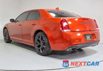 Czwarte zdjęcie samochodu z boku: 2021 CHRYSLER 300 TOURING VIN:2C3CCAAGXMH609365 - miniatura
