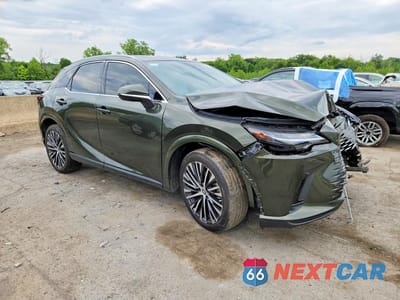 Czwarte zdjęcie samochodu z boku: 2023 LEXUS RX 350 PREMIUM+ VIN:2T2BAMCA4PC030812 - miniatura