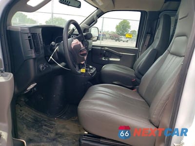 Zdjęcie 7 z 13 samochodu: 2025 GMC SAVANA G2500 VIN:1GTW7AFP4S1158368 - miniatura