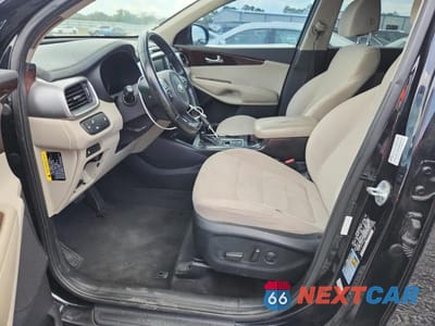 Zdjęcie 7 z 12 samochodu: 2017 KIA SORENTO LX V6 VIN:5XYPG4A56HG247895 - miniatura