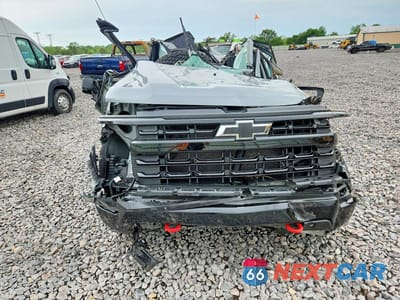 Piąte zdjęcie samochodu w środku: 2025 CHEVROLET SILVERADO K1500 LT TRAIL BOSS VIN:3GCUKFED8SG200844 - miniatura