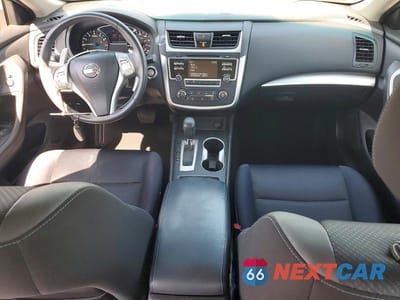 Zdjęcie 8 z 12 samochodu: 2017 NISSAN ALTIMA 2.5 SR VIN:1N4AL3APXHC470450 - miniatura