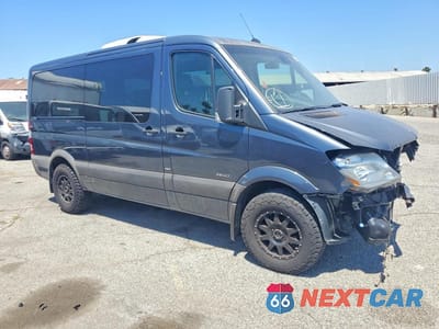 Czwarte zdjęcie samochodu z boku: 2014 MERCEDES-BENZ SPRINTER 2500 VIN:WDZPE7DC2E5904052 - miniatura