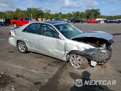 Czwarte zdjęcie samochodu z boku: 2005 TOYOTA CAMRY XLE V6 VIN:4T1BF30K15U085520 - miniatura