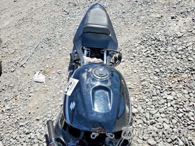 Piąte zdjęcie samochodu w środku: 2004 SUZUKI GSX-R1000 VIN:JS1GT75A842100111 - miniatura