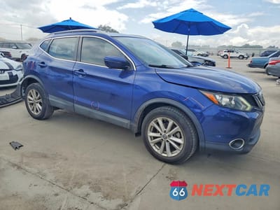 Czwarte zdjęcie samochodu z boku: 2019 NISSAN ROGUE SPORT SV VIN:JN1BJ1CP4KW218692 - miniatura