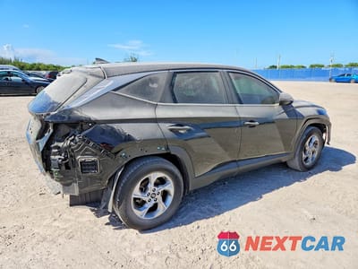 Trzecie zdjęcie samochodu z tyłu: 2022 HYUNDAI TUCSON VIN:5NMJA3AEXNH067371 - miniatura