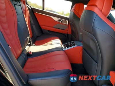 Zdjęcie 10 z 12 samochodu: 2022 BMW 840XI VIN:WBAGV4C01NCJ13106 - miniatura
