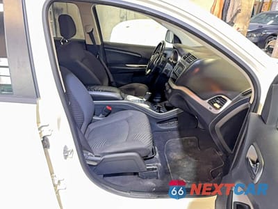 Piąte zdjęcie samochodu w środku: 2018 DODGE JOURNEY SE VIN:3C4PDCAB7JT524948 - miniatura