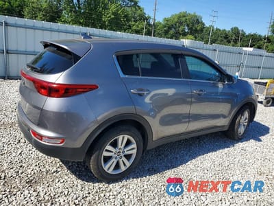 Trzecie zdjęcie samochodu z tyłu: 2018 KIA SPORTAGE LX VIN:KNDPMCAC4J7303479 - miniatura