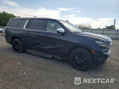 Czwarte zdjęcie samochodu z boku: 2023 CHEVROLET SUBURBAN K1500 PREMIER VIN:1GNSKFKD8PR165670 - miniatura