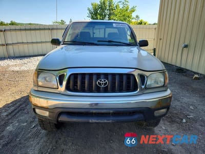 Piąte zdjęcie samochodu w środku: 2003 TOYOTA TACOMA XTRACAB VIN:5TEWM72NX3Z255064 - miniatura