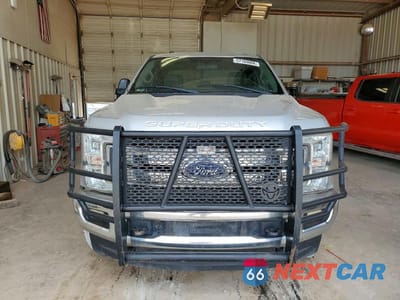 Piąte zdjęcie samochodu w środku: 2019 FORD F250 SUPER DUTY VIN:1FT7X2B61KEE26499 - miniatura