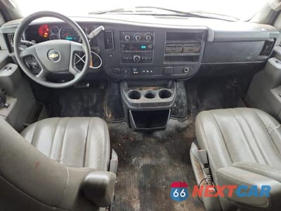 Zdjęcie 8 z 13 samochodu: 2019 CHEVROLET EXPRESS G2500 VIN:1GCWGAFP3K1164372 - miniatura