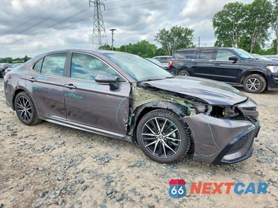 Czwarte zdjęcie samochodu z boku: 2021 TOYOTA CAMRY SE VIN:4T1G11AK0MU608063 - miniatura