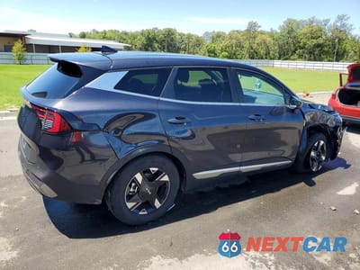 Trzecie zdjęcie samochodu z tyłu: 2026 KIA SPORTAGE LX VIN:5XYK23DF6TG380625 - miniatura