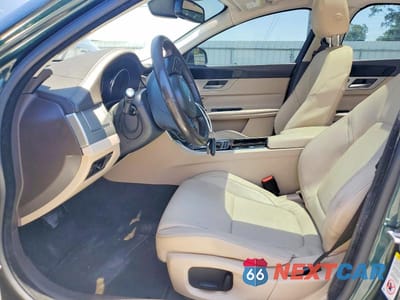 Zdjęcie 7 z 12 samochodu: 2017 JAGUAR XF PREMIUM VIN:SAJBD4BN3HCY32246 - miniatura
