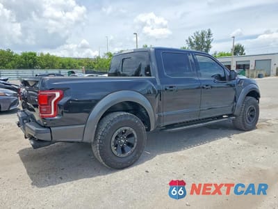 Trzecie zdjęcie samochodu z tyłu: 2017 FORD F150 RAPTOR VIN:1FTFW1RG2HFA39115 - miniatura