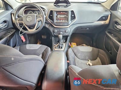 Zdjęcie 8 z 13 samochodu: 2014 JEEP CHEROKEE LATITUDE VIN:1C4PJLCS2EW186686 - miniatura
