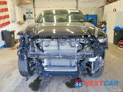 Piąte zdjęcie samochodu w środku: 2025 TOYOTA TACOMA SR5 VIN:3TMLB5JN9SM150283 - miniatura
