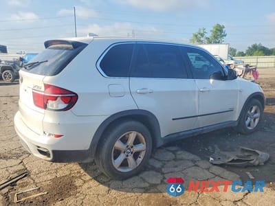 Trzecie zdjęcie samochodu z tyłu: 2011 BMW X5 XDRIVE50I VIN:5UXZV8C50BL419304 - miniatura