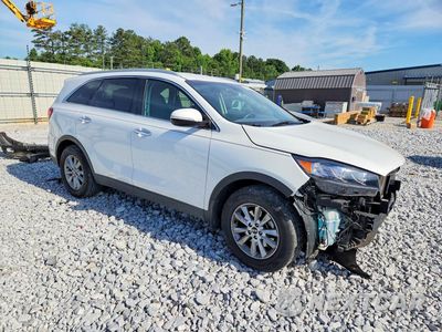 Czwarte zdjęcie samochodu z boku: 2020 KIA SORENTO LX VIN:5XYPG4A35LG688330 - miniatura