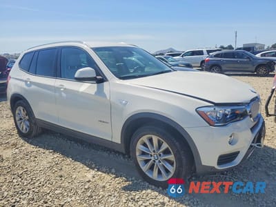 Czwarte zdjęcie samochodu z boku: 2016 BMW X3 XDRIVE28I VIN:5UXWX9C5XG0D93664 - miniatura