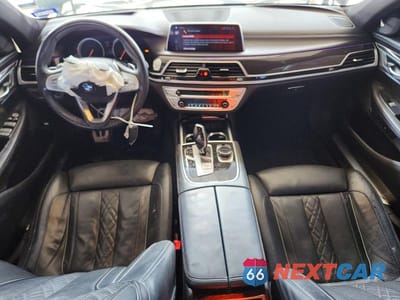 Zdjęcie 8 z 12 samochodu: 2019 BMW 740 I VIN:WBA7E2C55KB217261 - miniatura