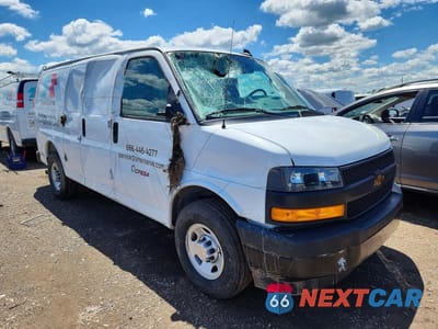 Czwarte zdjęcie samochodu z boku: 2025 CHEVROLET EXPRESS G2500 VIN:1GCWGAFP6S1280701 - miniatura