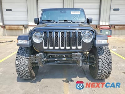 Piąte zdjęcie samochodu w środku: 2020 JEEP WRANGLER UNLIMITED SAHARA VIN:1C4HJXEGXLW297701 - miniatura