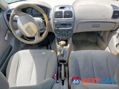 Zdjęcie 8 z 12 samochodu: 2001 HYUNDAI ACCENT GL VIN:KMHCG45C91U169698 - miniatura