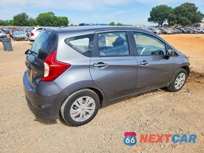 Trzecie zdjęcie samochodu z tyłu: 2018 NISSAN VERSA NOTE SV VIN:3N1CE2CP0JL352232 - miniatura
